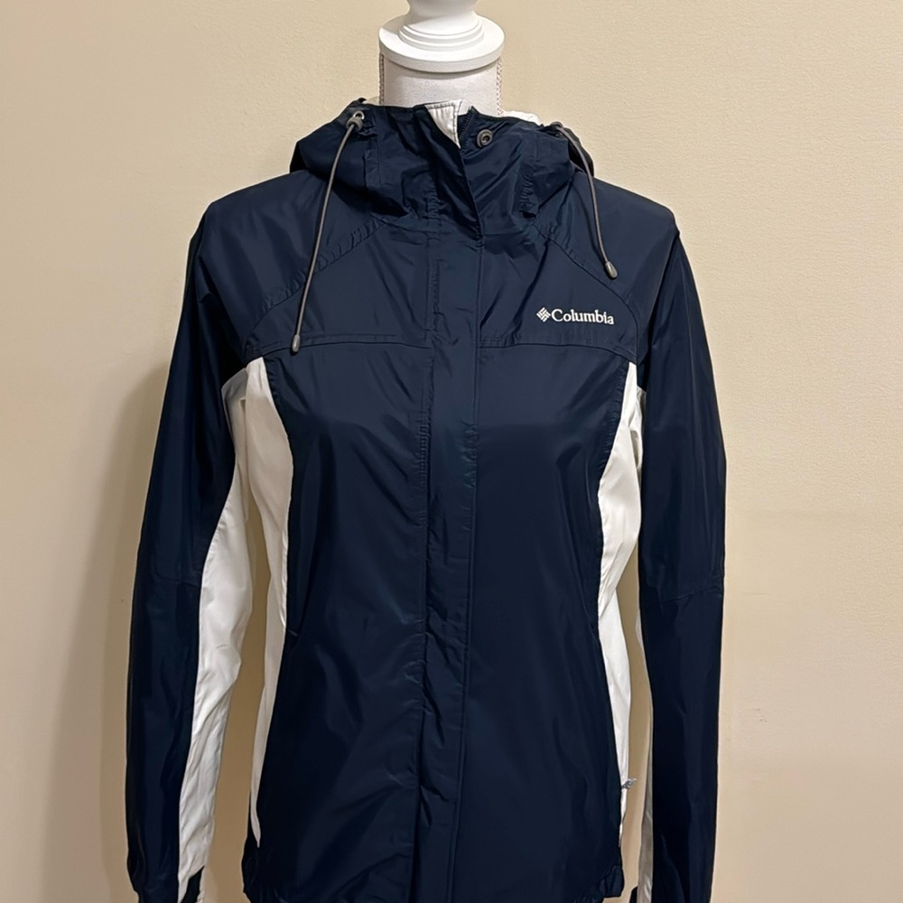 Columbia Blue & White Rain Jacket - Omni-Tech - Med